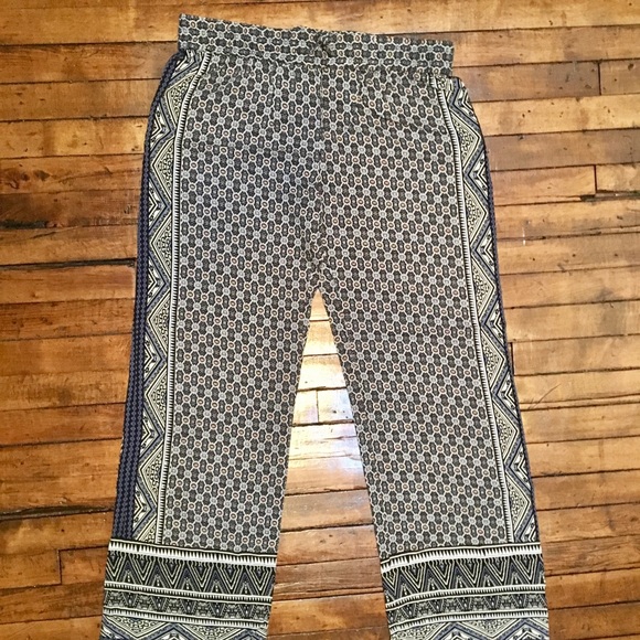 Flowy bohemian pants with tie waist - Picture 2 of 6